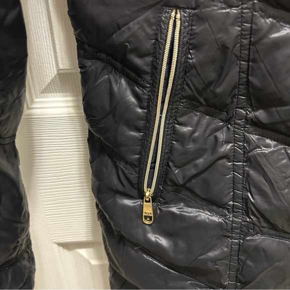 Calvin Klein packable lightweight premium down jacket - Picture 2 of 9